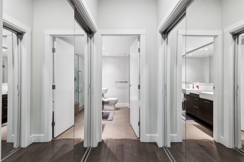 863 Richards Street, Vancouver, BC 