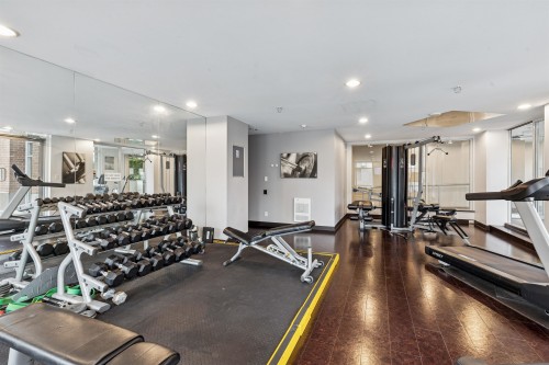 863 Richards Street, Vancouver, BC 