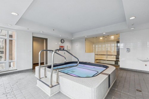 863 Richards Street, Vancouver, BC 