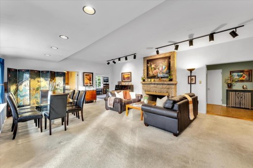 360 Keith Road, West Vancouver, BC 