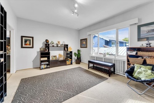 360 Keith Road, West Vancouver, BC 