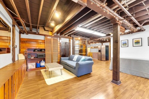 360 Keith Road, West Vancouver, BC 