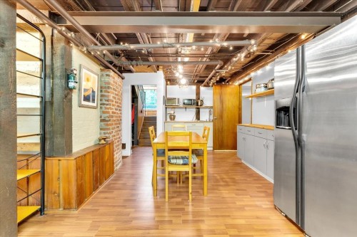 360 Keith Road, West Vancouver, BC 