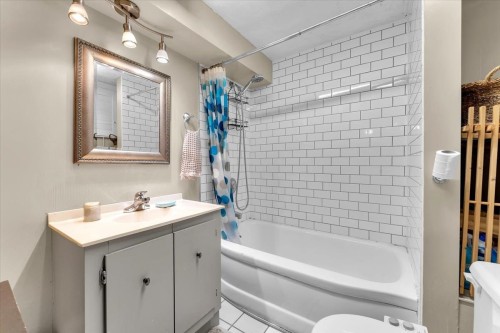 360 Keith Road, West Vancouver, BC 