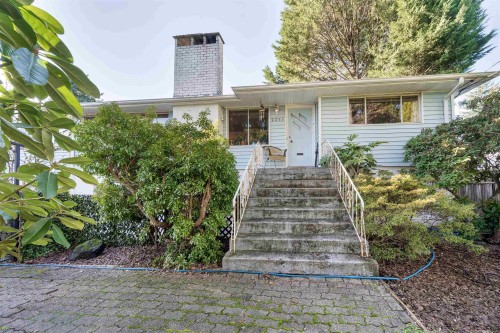 2285 Viewlynn Drive  North Vancouver, BC V7J 2W9