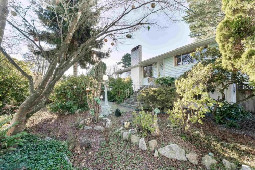 2285 Viewlynn Drive, North Vancouver, BC 