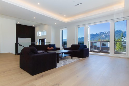 8-3385 Mamquam Road  Squamish, BC V8B 0E3