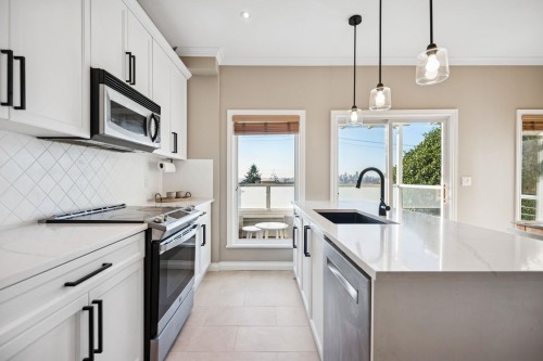 333 Keith Road E, North Vancouver, BC 