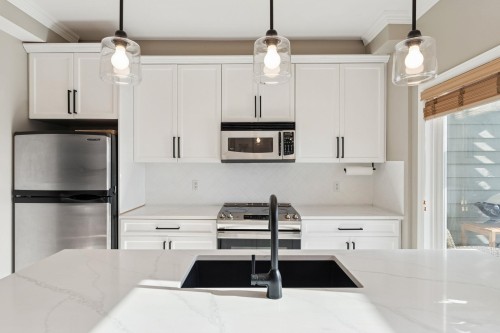 333 Keith Road E, North Vancouver, BC 