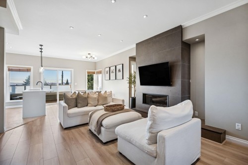 333 Keith Road E, North Vancouver, BC 