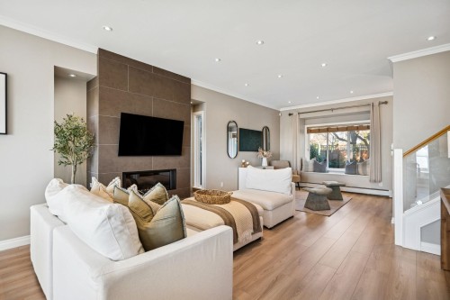 333 Keith Road E, North Vancouver, BC 