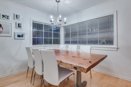 6431 Rosebery Avenue, West Vancouver, BC 