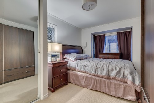 6431 Rosebery Avenue, West Vancouver, BC 