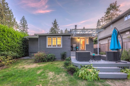 6431 Rosebery Avenue, West Vancouver, BC 
