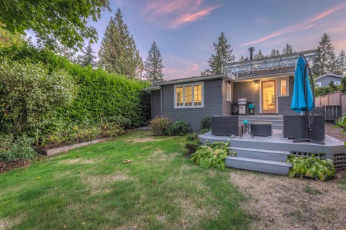 6431 Rosebery Avenue, West Vancouver, BC 