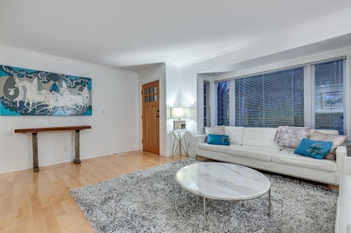 6431 Rosebery Avenue, West Vancouver, BC 