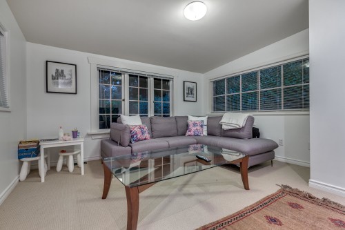 6431 Rosebery Avenue, West Vancouver, BC 