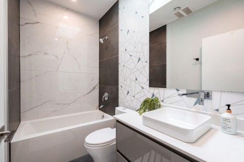 3337 40Th Avenue W, Vancouver, BC 