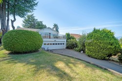 5681 Sardis Crescent  Burnaby, BC V5H 3K4