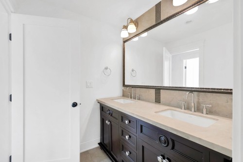 1031 Inglewood Avenue, West Vancouver, BC 