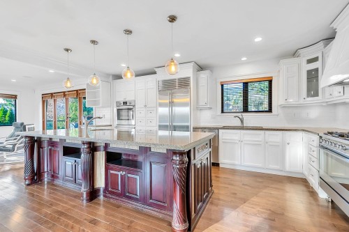 1031 Inglewood Avenue, West Vancouver, BC 