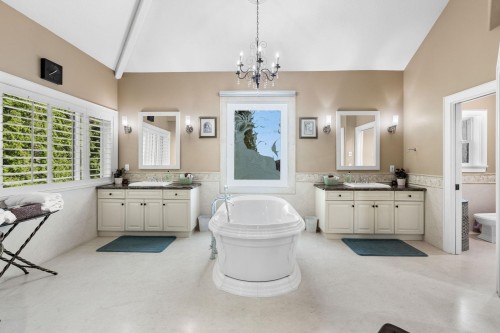 3027 Plateau Boulevard, Coquitlam, BC 