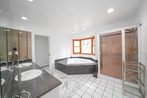 992 3Rd Street, West Vancouver, BC 