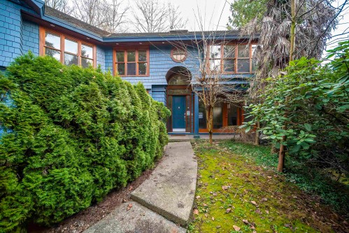 992 3Rd Street, West Vancouver, BC 