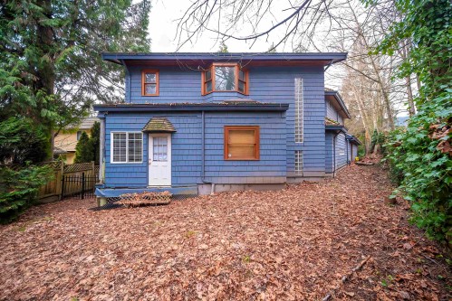 992 3Rd Street, West Vancouver, BC 