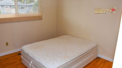 733 16Th Street E, North Vancouver, BC 