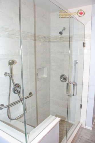 733 16Th Street E, North Vancouver, BC 