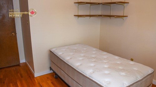 733 16Th Street E, North Vancouver, BC 