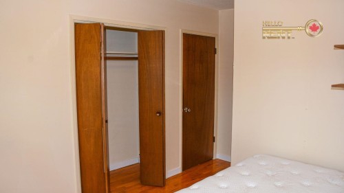 733 16Th Street E, North Vancouver, BC 