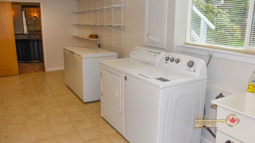 733 16Th Street E, North Vancouver, BC 