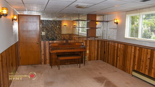 733 16Th Street E, North Vancouver, BC 