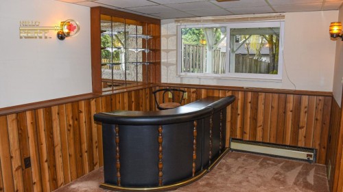 733 16Th Street E, North Vancouver, BC 