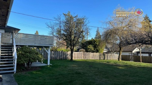 733 16Th Street E, North Vancouver, BC 