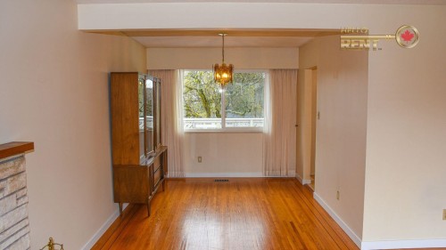 733 16Th Street E, North Vancouver, BC 