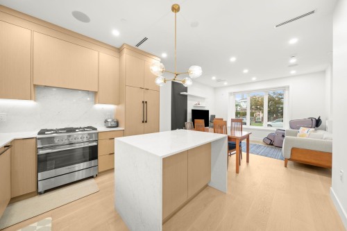 552 58Th Avenue E, Vancouver, BC 