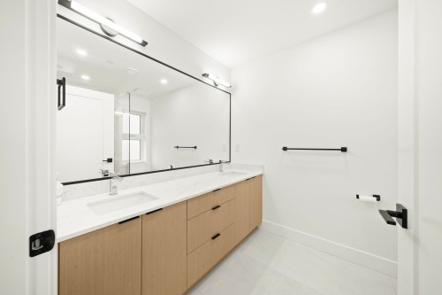 552 58Th Avenue E, Vancouver, BC 