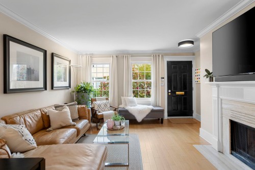 1365 7Th Avenue W, Vancouver, BC 