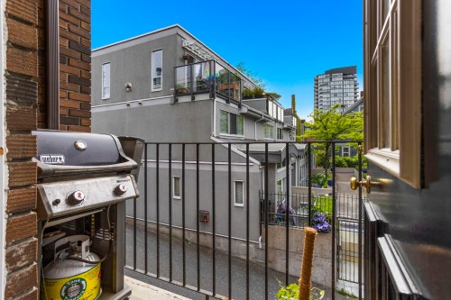 1365 7Th Avenue W, Vancouver, BC 