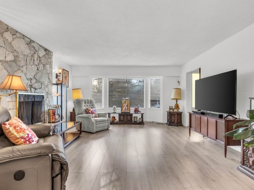 6870 6th Street  Burnaby, BC V5E 3T1