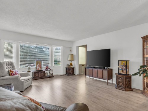 6870 6Th Street, Burnaby, BC 