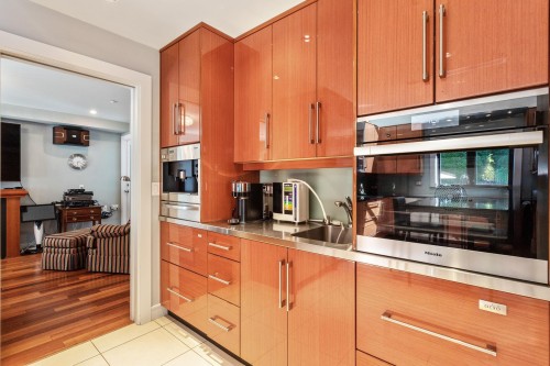 4468 1St Avenue W, Vancouver, BC 