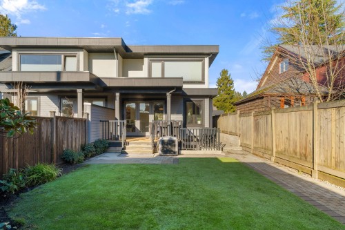 361 15Th Street E, North Vancouver, BC 