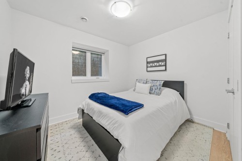 361 15Th Street E, North Vancouver, BC 