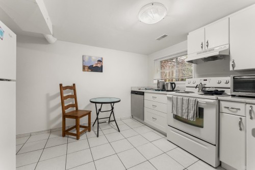 2980 8Th Avenue W, Vancouver, BC 