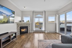 1126 O'flaherty Gate  Port Coquitlam, BC V3C 6H2