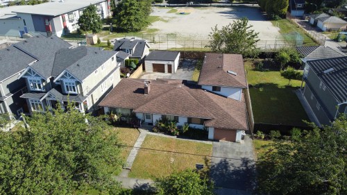 2435 38Th Avenue E, Vancouver, BC 